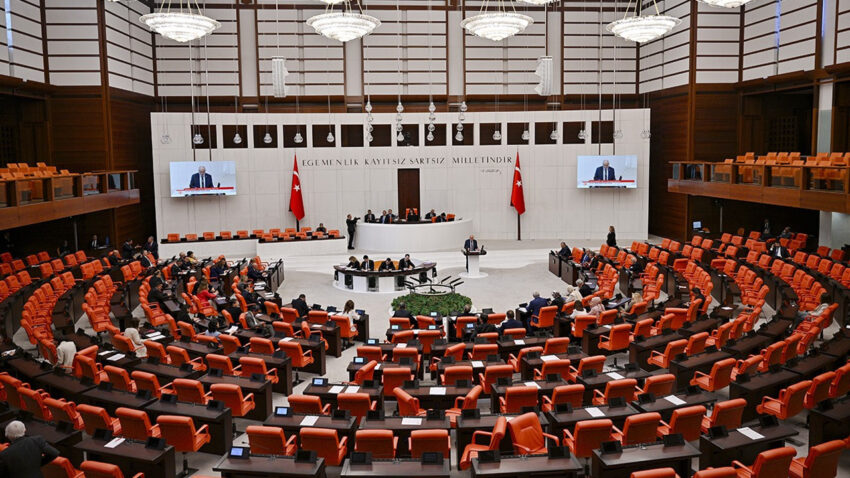 Emekliye zam sanayive turizme destekyasalasti e8KMVMKk