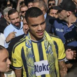 Fenerbahceden mason greenwood nathen ake ve vedat muriqi icin imza toreni O58Ir1MO